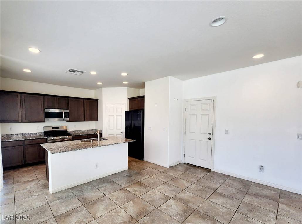 North Las Vegas, NV 89081,5812 Beluga Bay ST