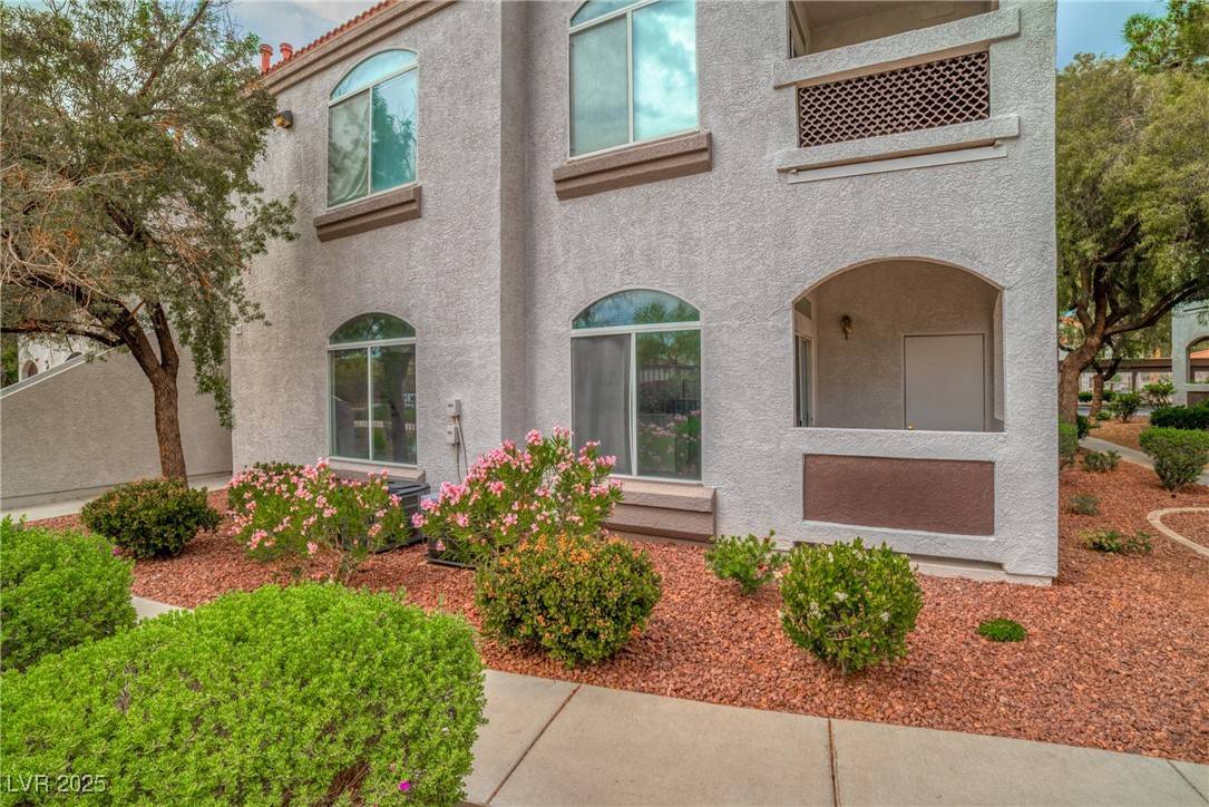 Henderson, NV 89052,700 Carnegie ST #3913