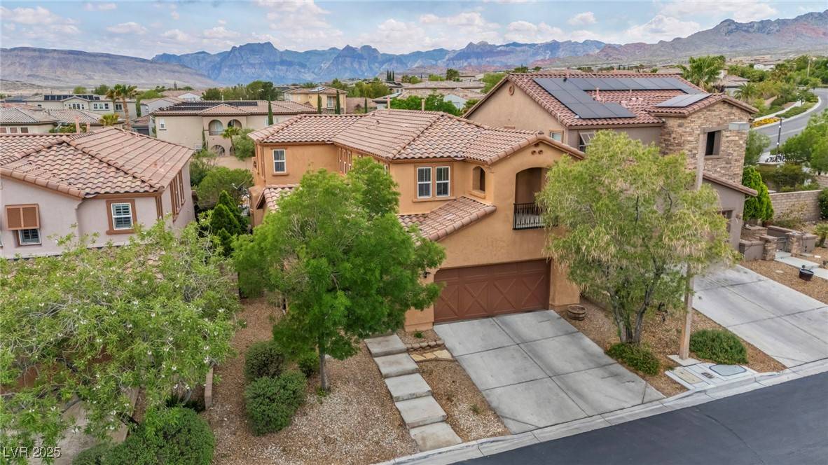 Las Vegas, NV 89138,617 Apricot Rose PL
