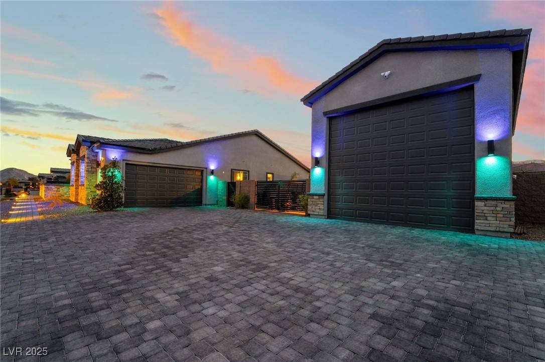 Las Vegas, NV 89149,5865 Alice Landing CT