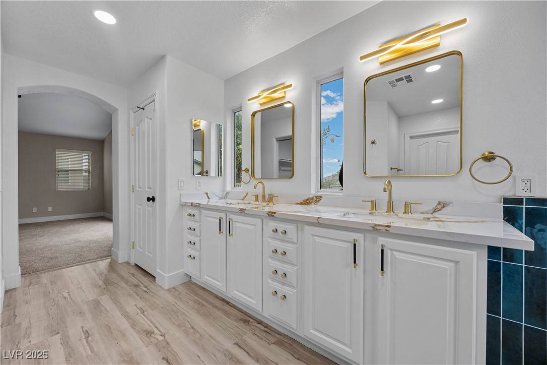 Henderson, NV 89052,575 Dusty Palms LN