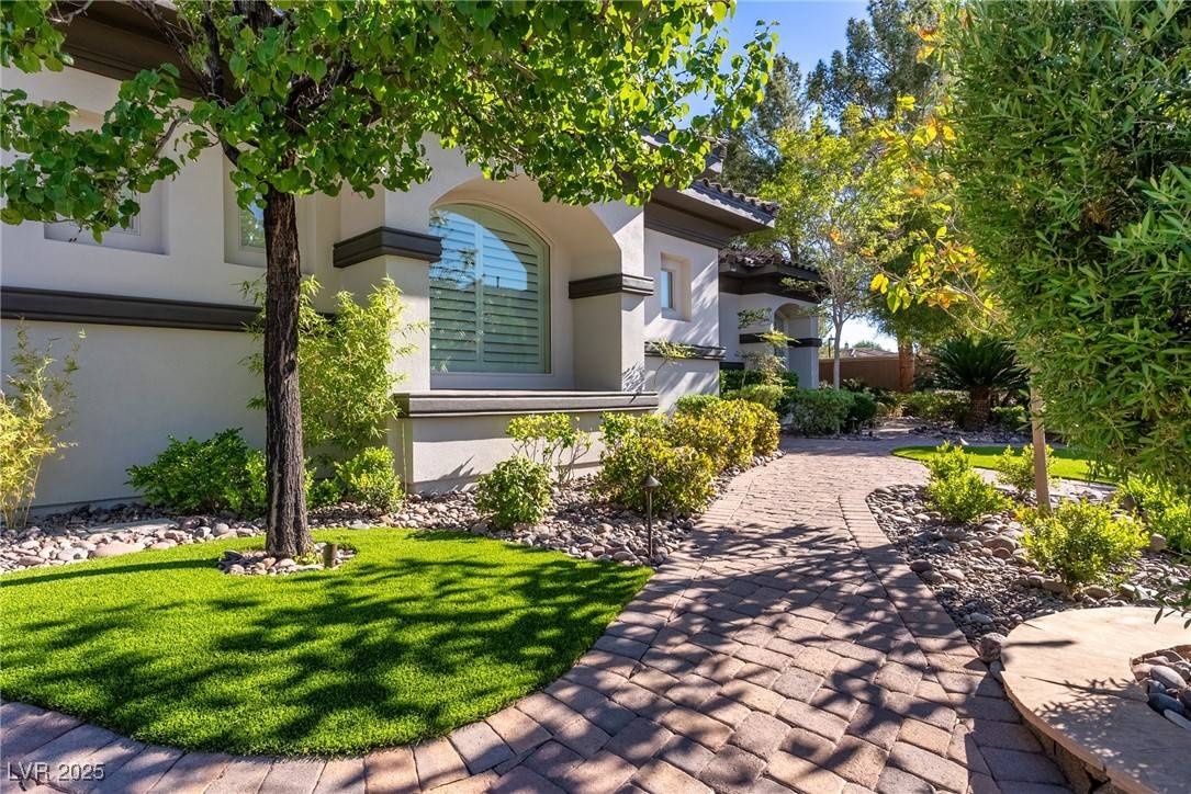Henderson, NV 89052,2 Yorkridge CT