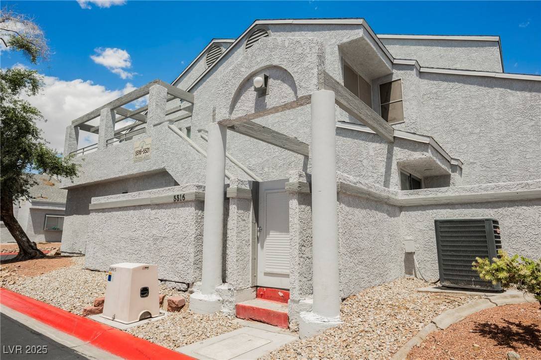 Las Vegas, NV 89110,5516 Orchard LN #0