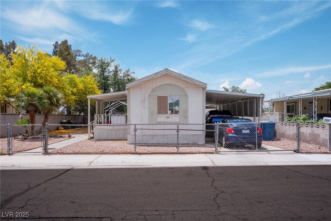 Las Vegas, NV 89142,5573 Tahoe DR