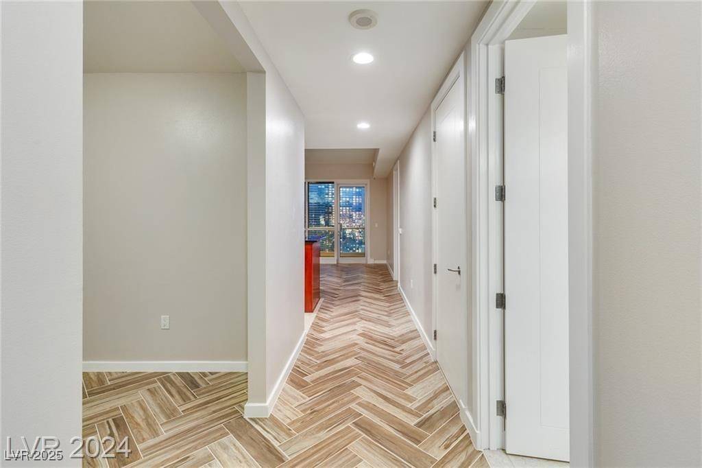 Las Vegas, NV 89103,4575 Dean Martin DR #2701