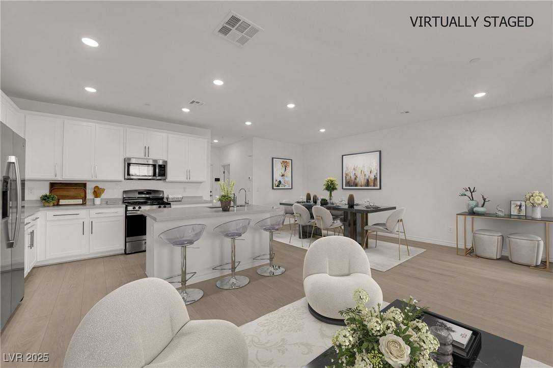 Henderson, NV 89015,334 Laurel Peak DR