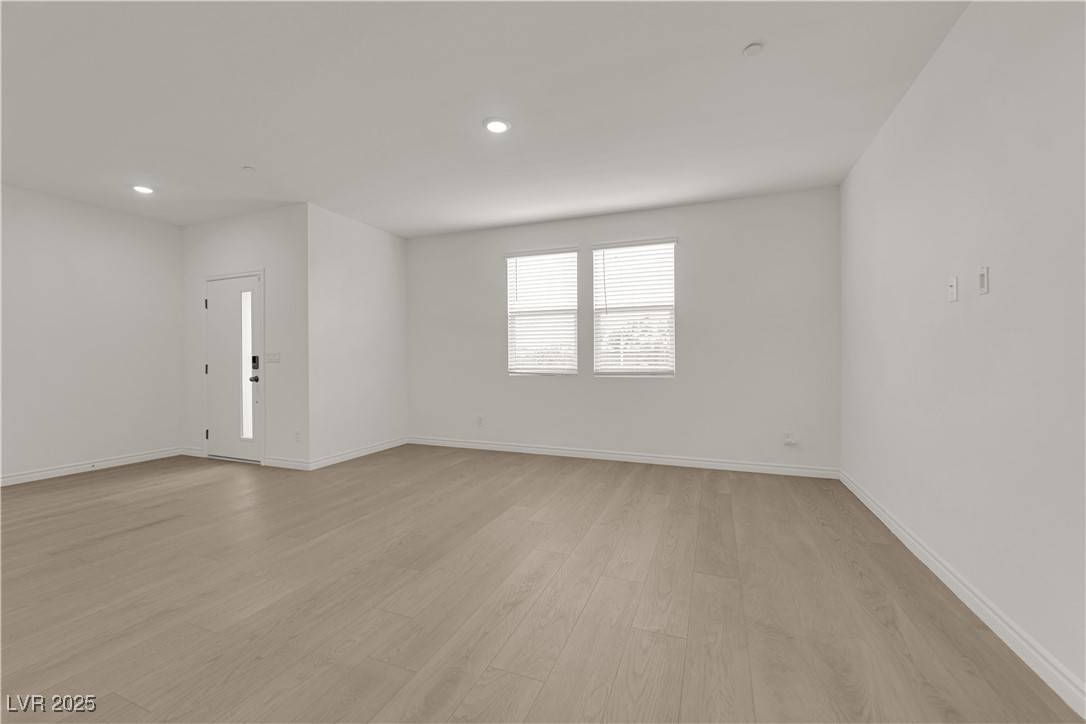 Henderson, NV 89015,334 Laurel Peak DR