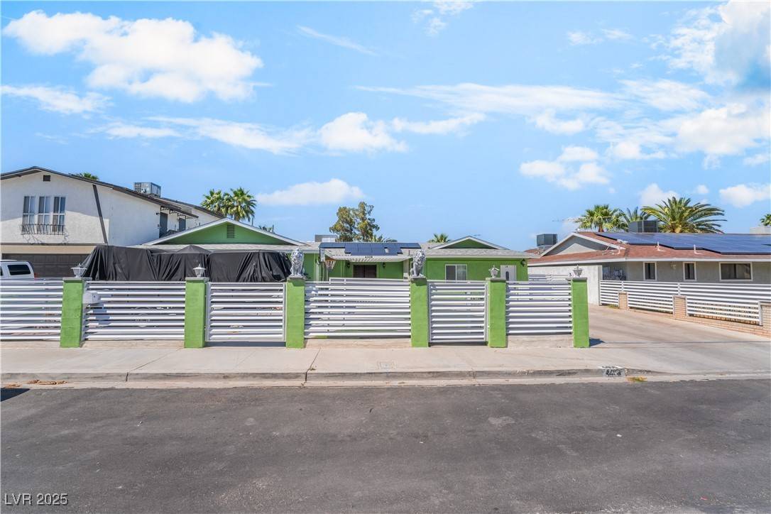 Las Vegas, NV 89108,4406 Parkchester CIR