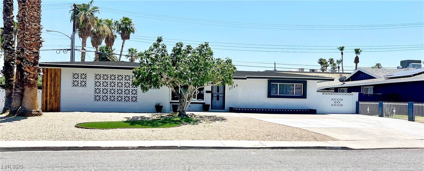 Las Vegas, NV 89169,2135 Sombrero DR
