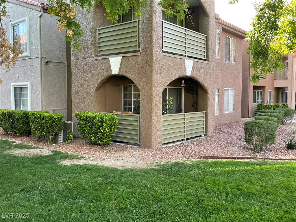Las Vegas, NV 89128,2121 Sealion DR #101
