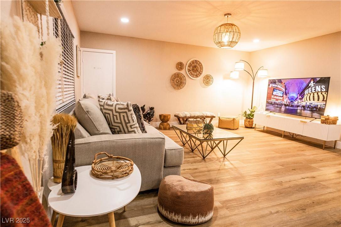 Las Vegas, NV 89169,2043 Sombrero DR