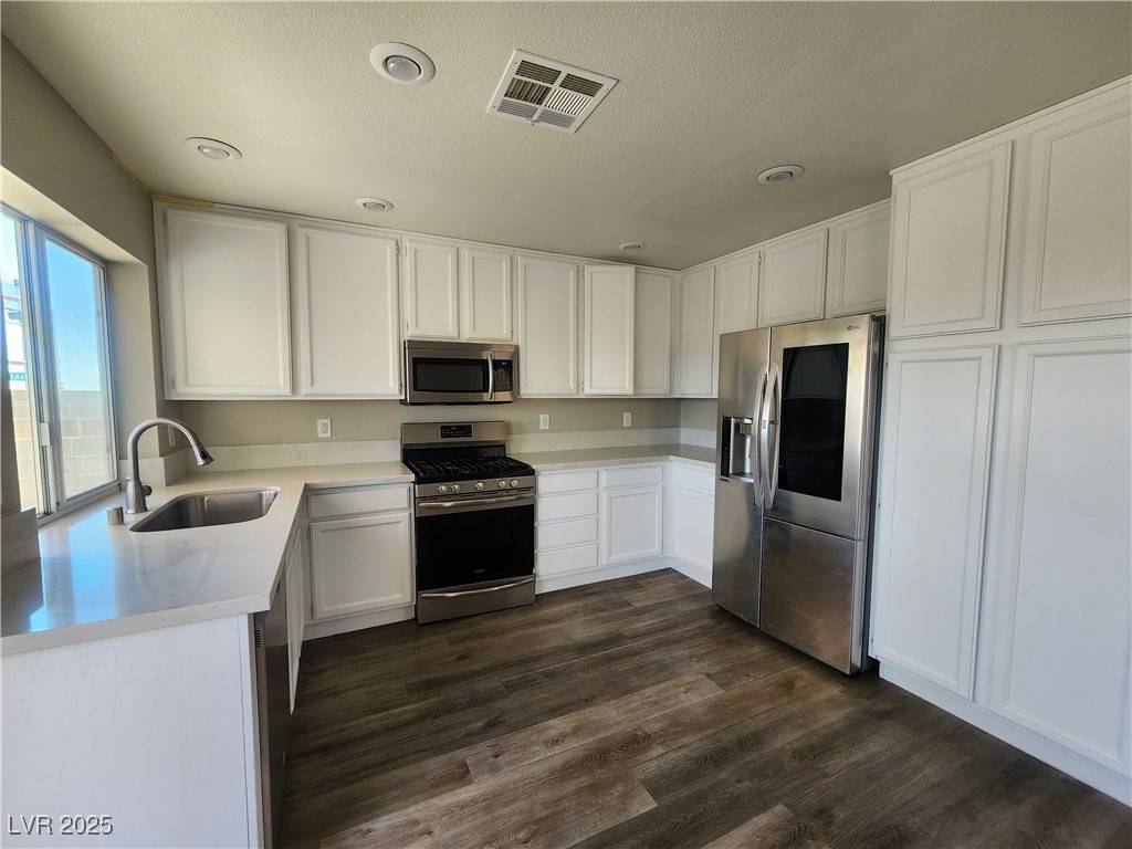 Las Vegas, NV 89144,10400 Beachwalk PL