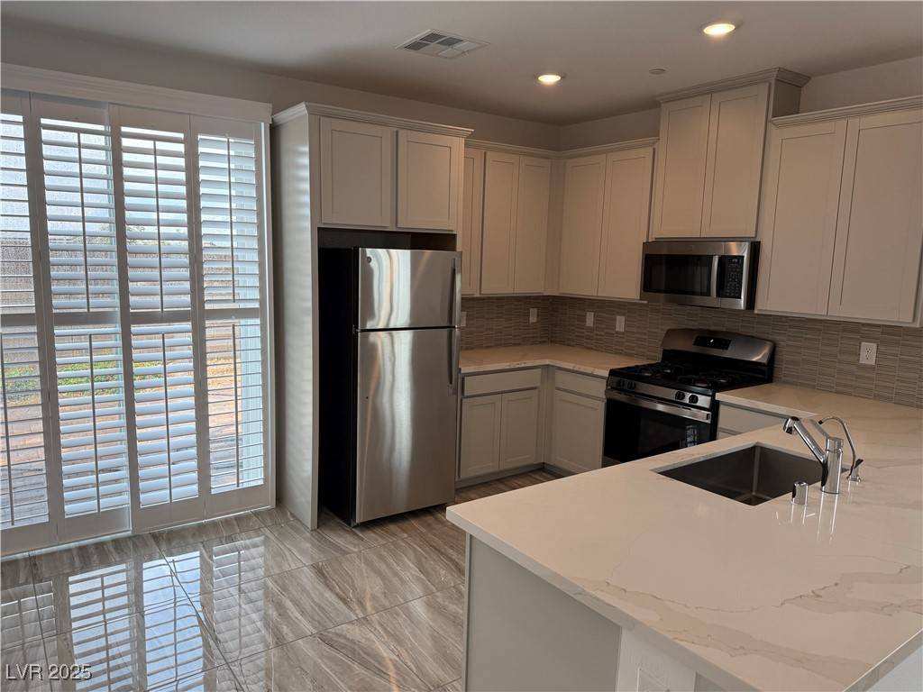 Henderson, NV 89015,212 Palisade Falls AVE