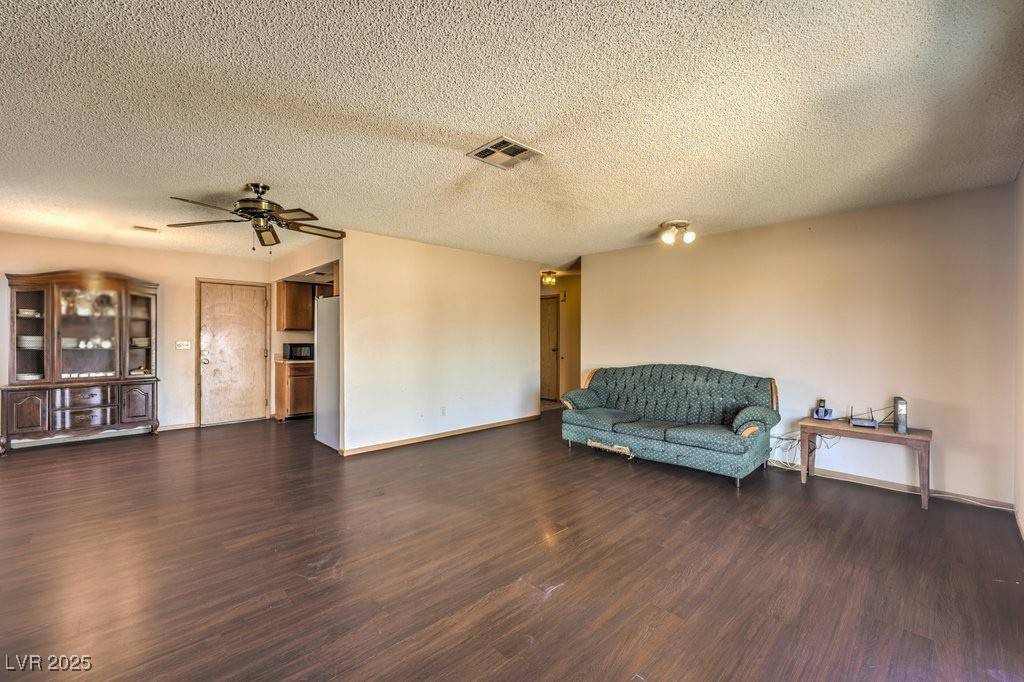 Henderson, NV 89015,403 Woodridge DR