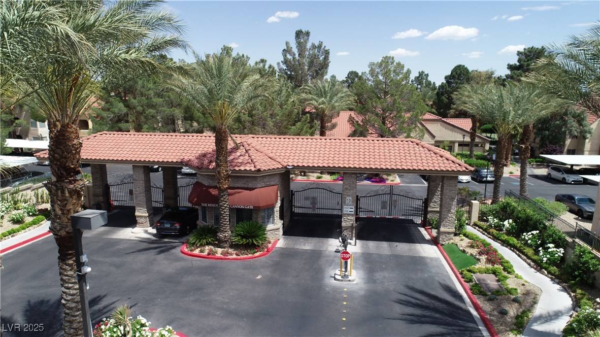 Las Vegas, NV 89117,2200 Fort Apache RD #1114