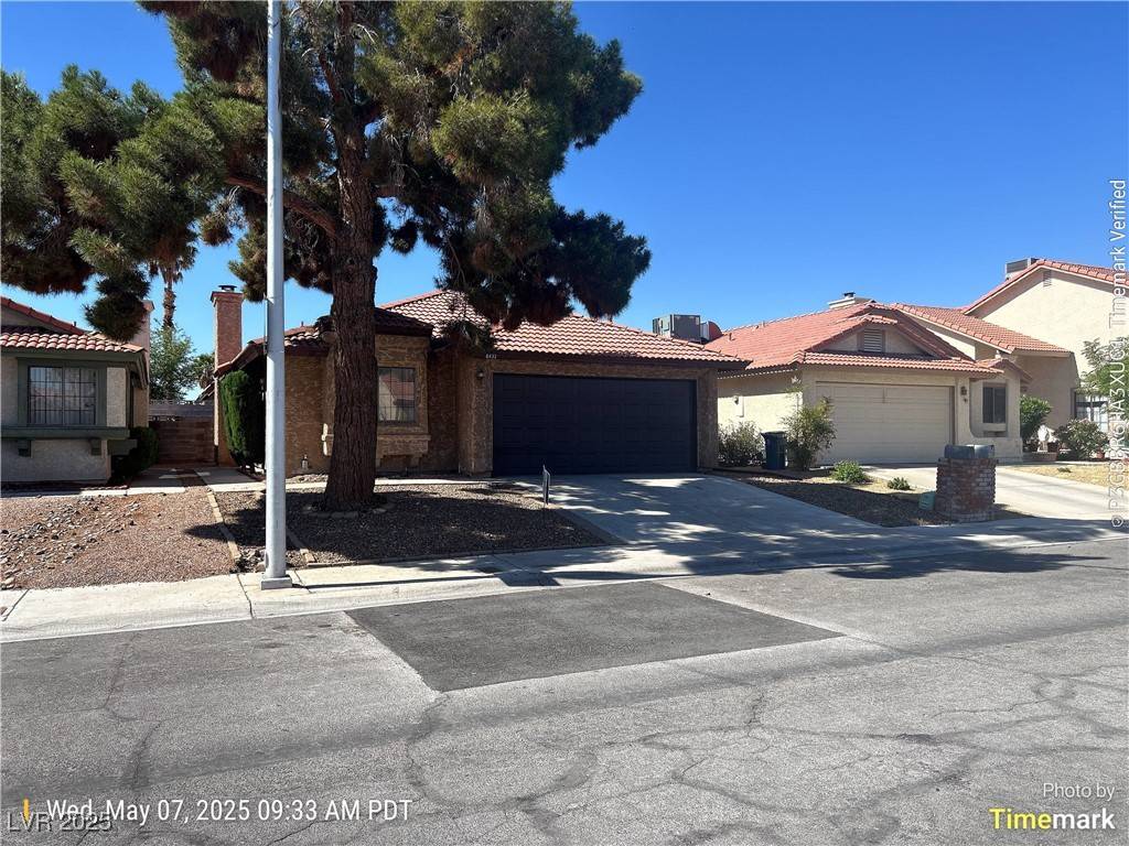 Las Vegas, NV 89108,6433 Deadwood RD