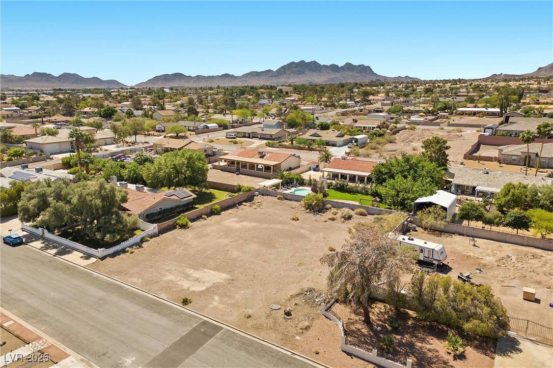 Henderson, NV 89015,221 E. Longacres