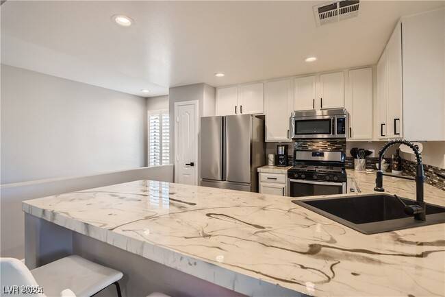 Las Vegas, NV 89149,7250 Diamond Canyon LN #204