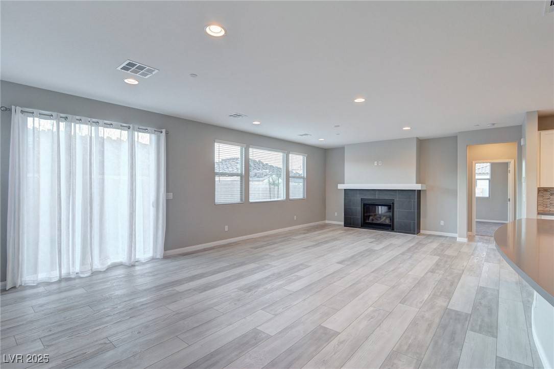 Henderson, NV 89011,617 Chromatic Chord CT