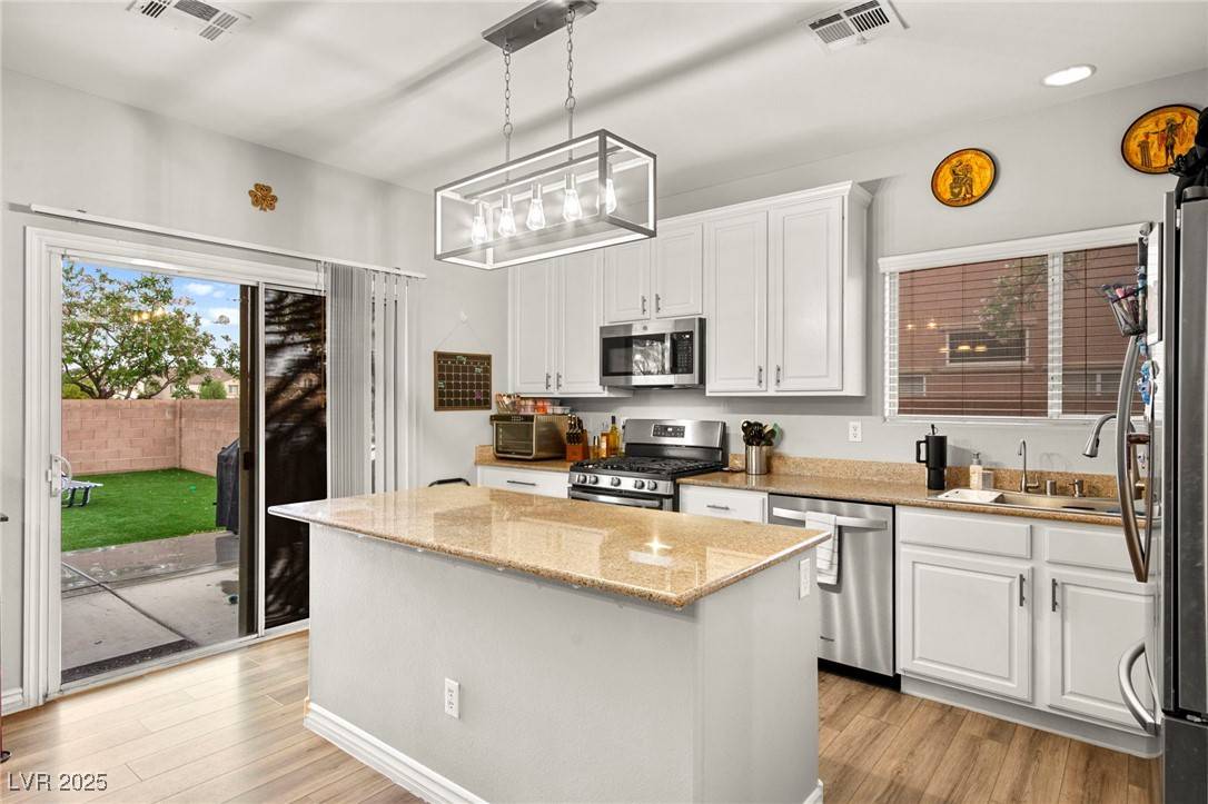 North Las Vegas, NV 89086,6624 Jade Jaguar ST