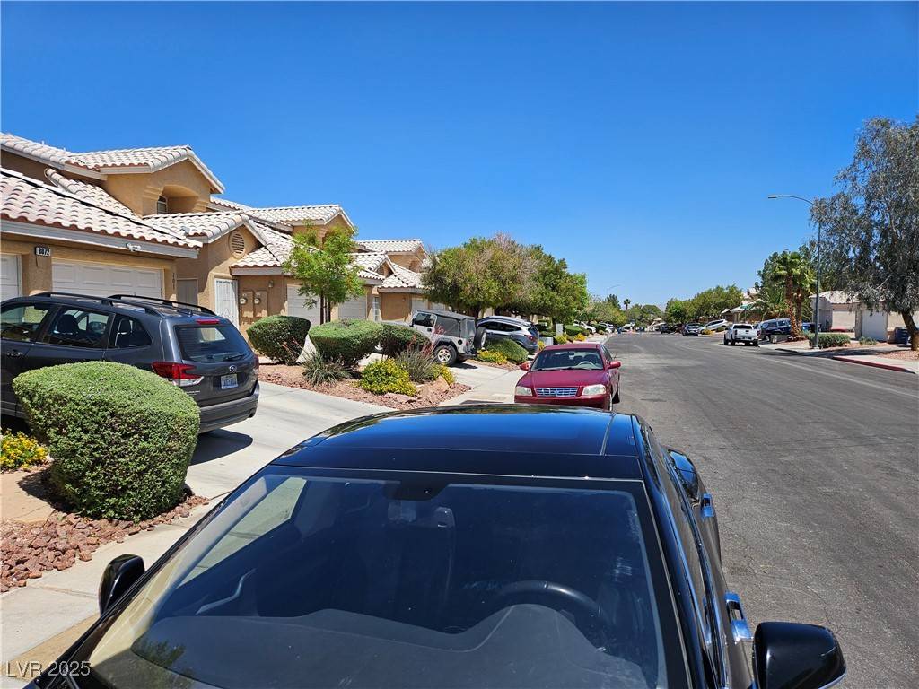 Las Vegas, NV 89128,8072 Cimarron Ridge DR #201