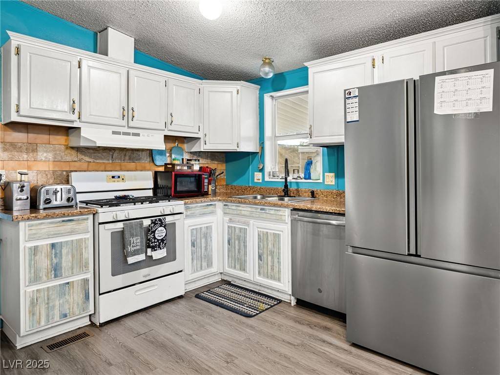 Henderson, NV 89015,240 Navajo DR