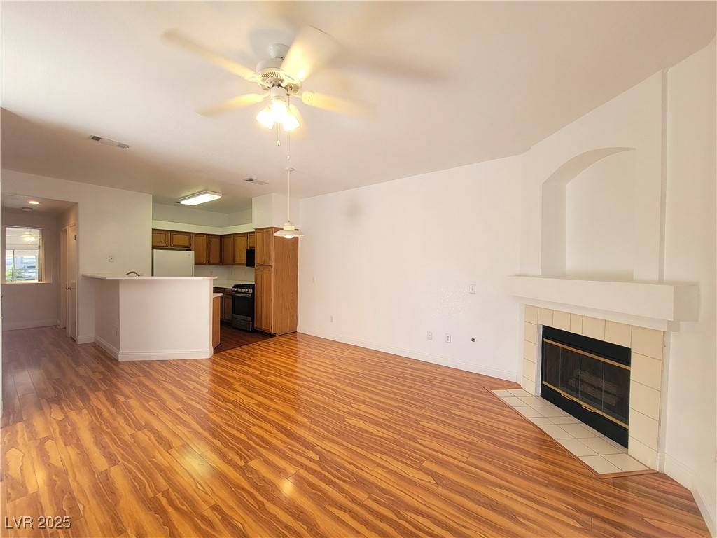 Las Vegas, NV 89103,5415 W Harmon AVE #1189
