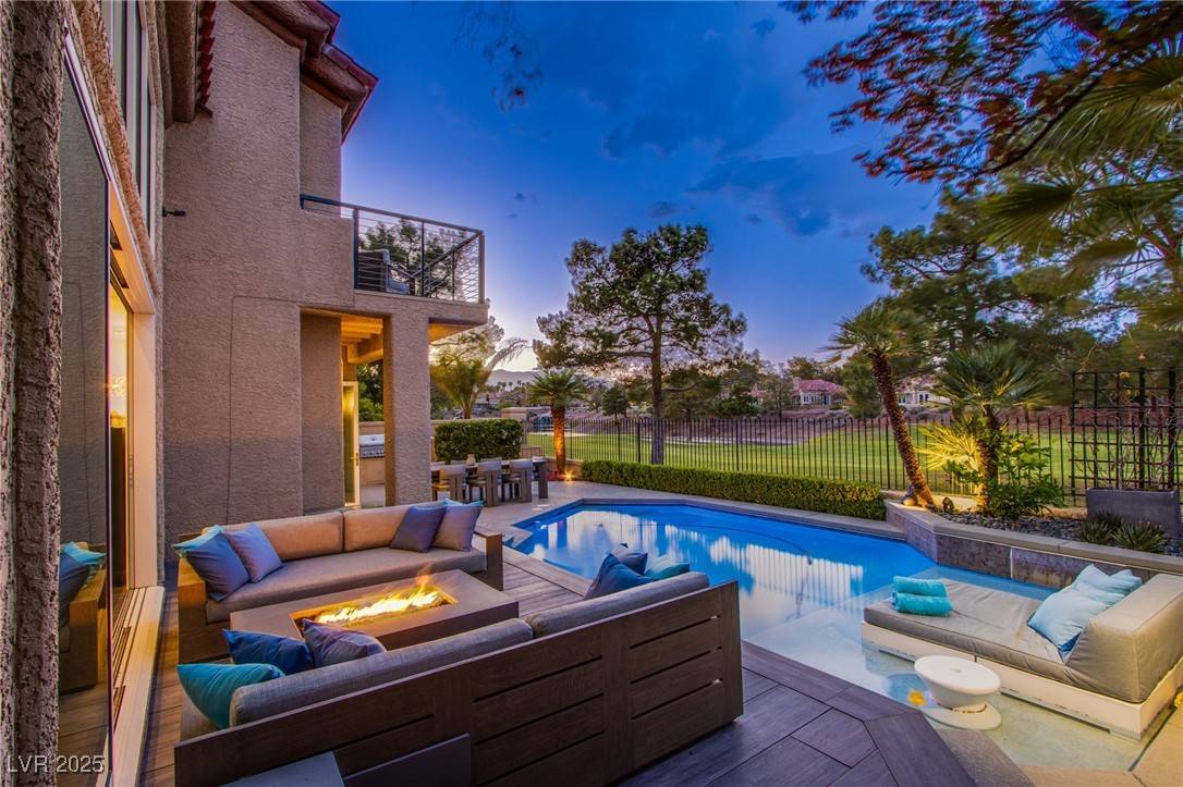 Las Vegas, NV 89113,7940 Castle Pines AVE