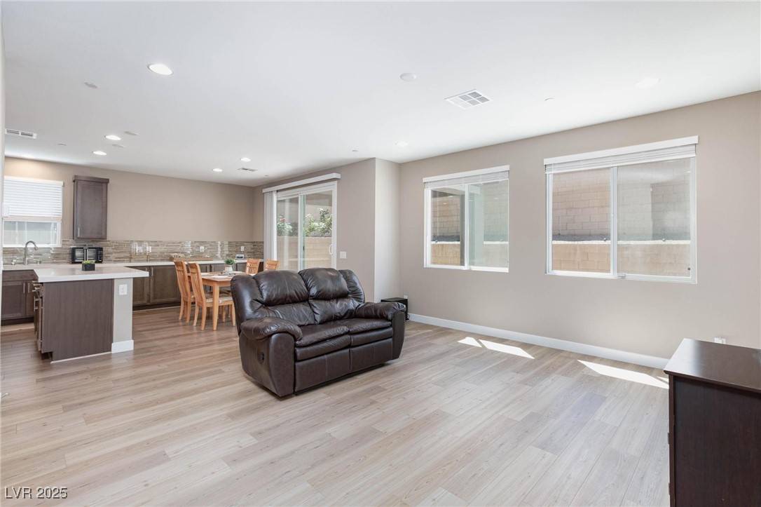 Las Vegas, NV 89166,8873 Howell ST