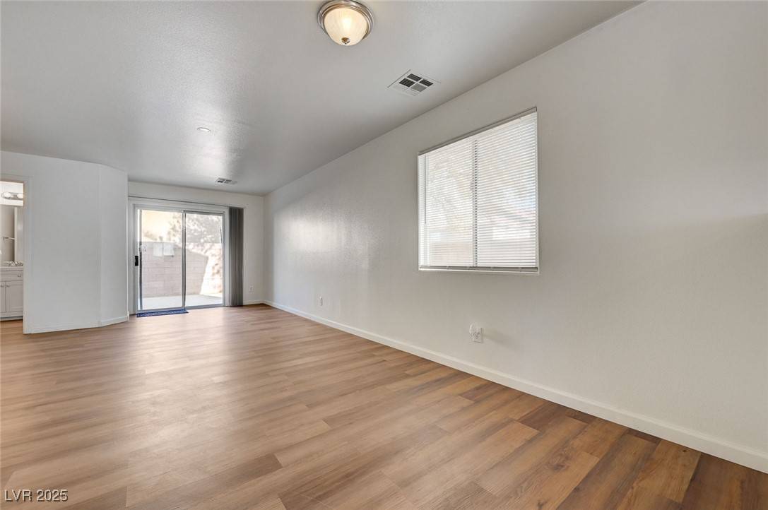 Las Vegas, NV 89139,8396 Pearl Beach CT