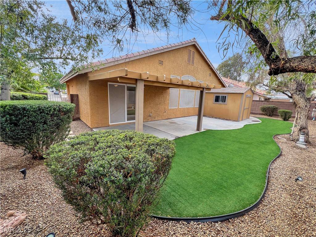 Henderson, NV 89014,310 Sorrelwood ST