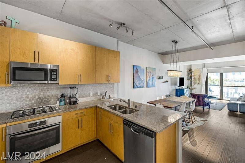 Las Vegas, NV 89101,353 E Bonneville AVE #555