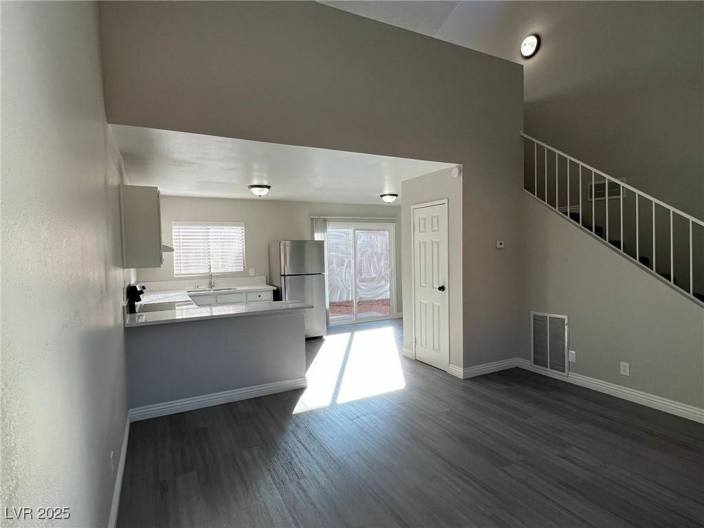 Las Vegas, NV 89119,5237 Garden LN #D