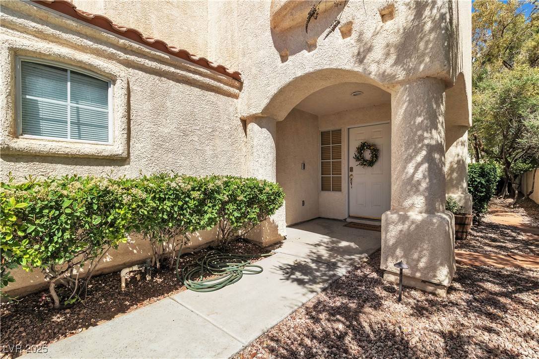 Las Vegas, NV 89117,1825 Derbyshire DR