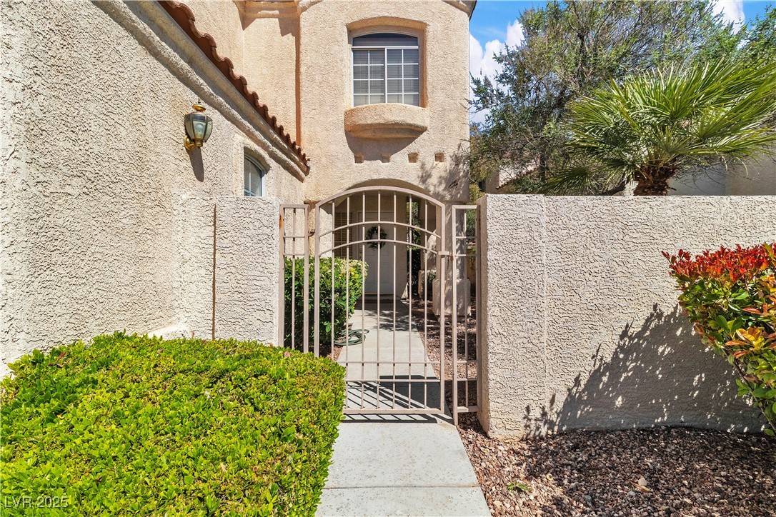 Las Vegas, NV 89117,1825 Derbyshire DR