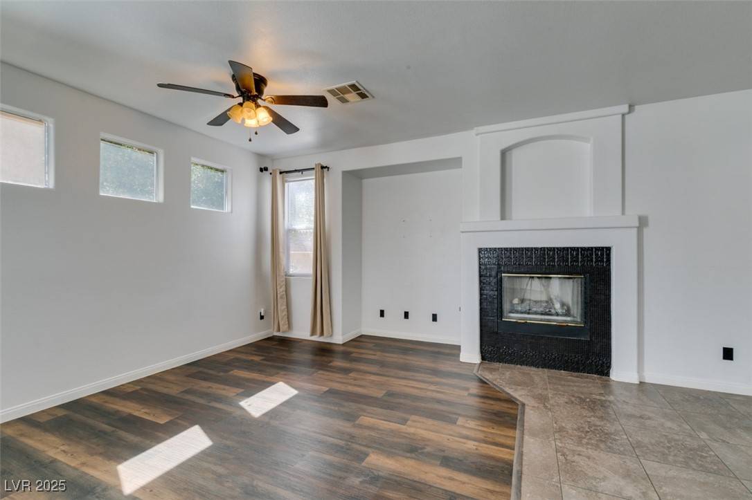 Henderson, NV 89002,189 Regal Sunset AVE