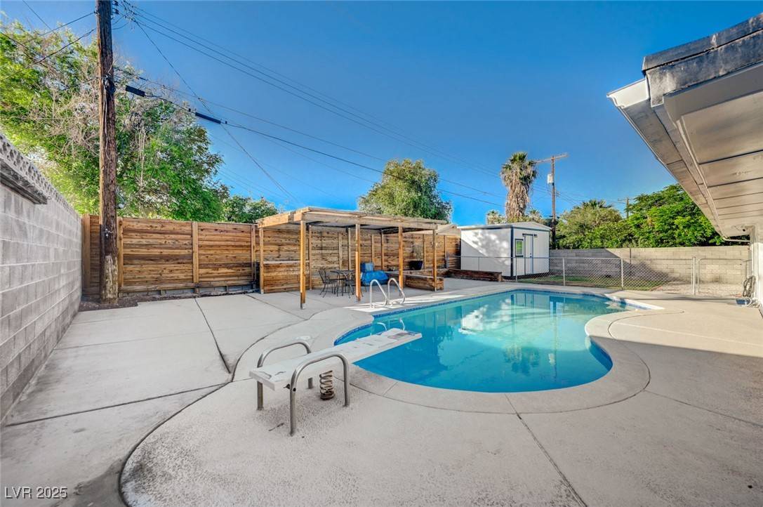 Las Vegas, NV 89121,4284 Parkdale AVE