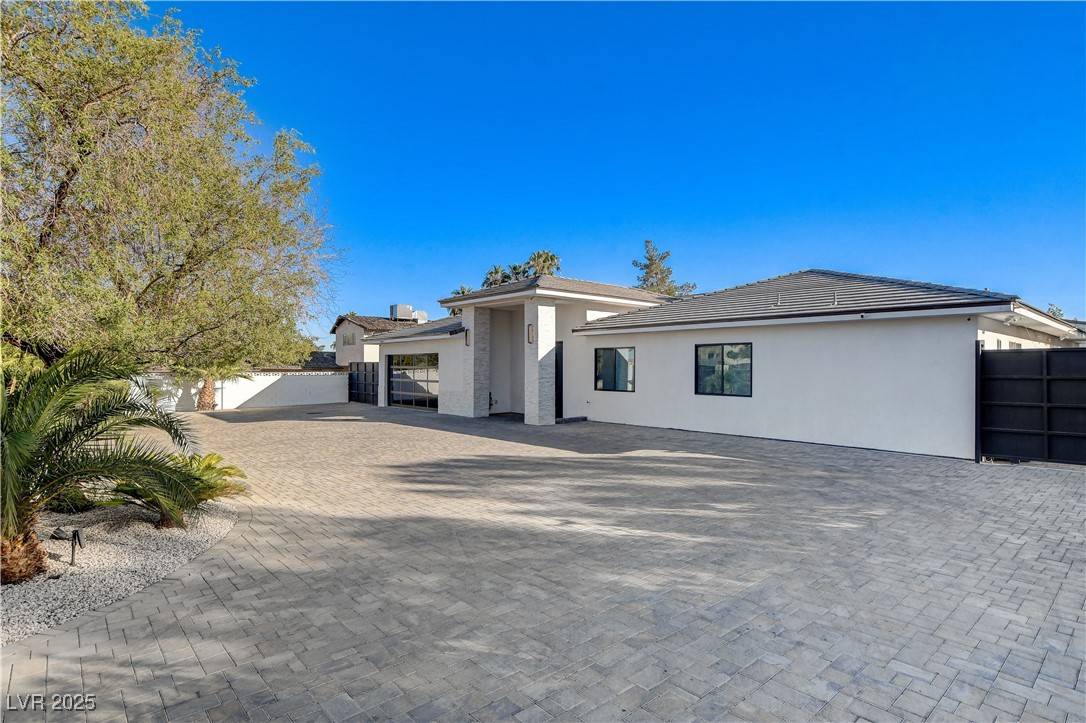 Las Vegas, NV 89117,6965 Tara AVE