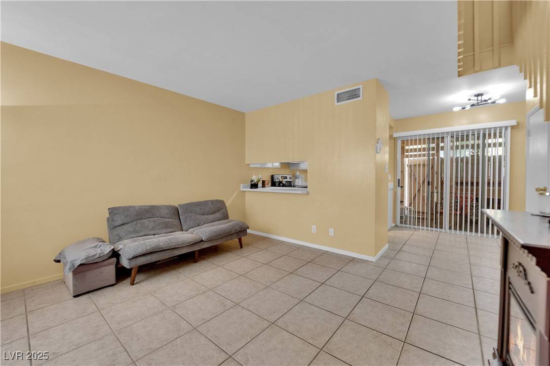 Las Vegas, NV 89121,4770 Topaz ST #108