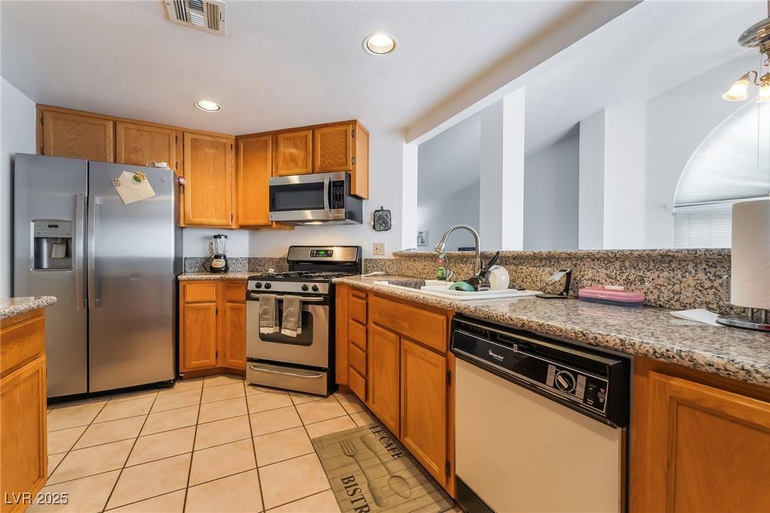 Henderson, NV 89014,988 Flapjack DR
