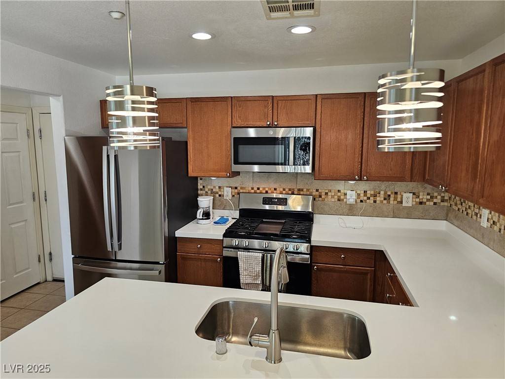 Las Vegas, NV 89149,7461 Enviable CT