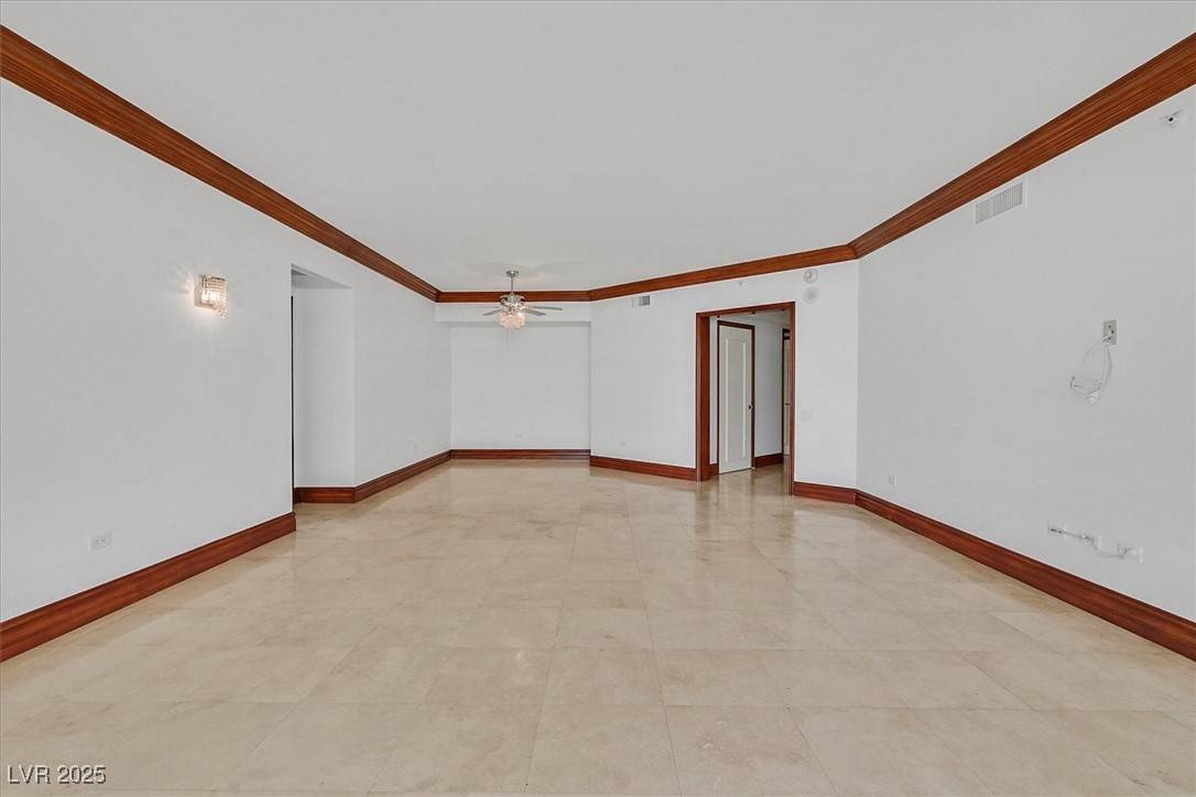 Las Vegas, NV 89109,2877 Paradise RD #1804