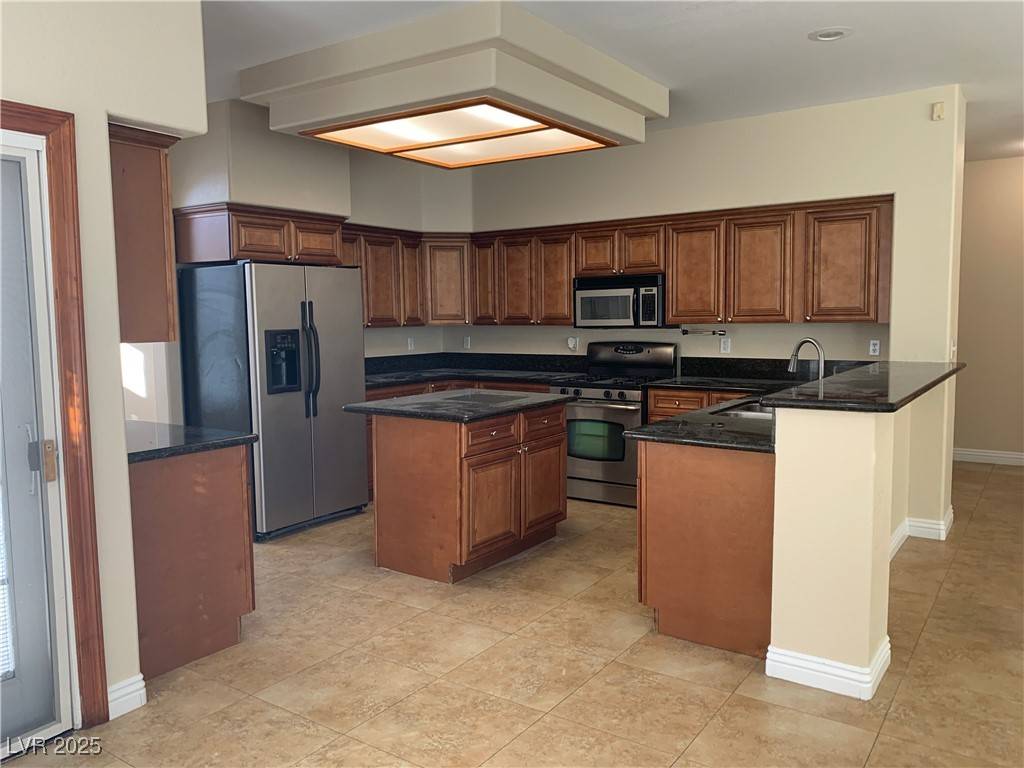Las Vegas, NV 89128,8441 Bay Point DR