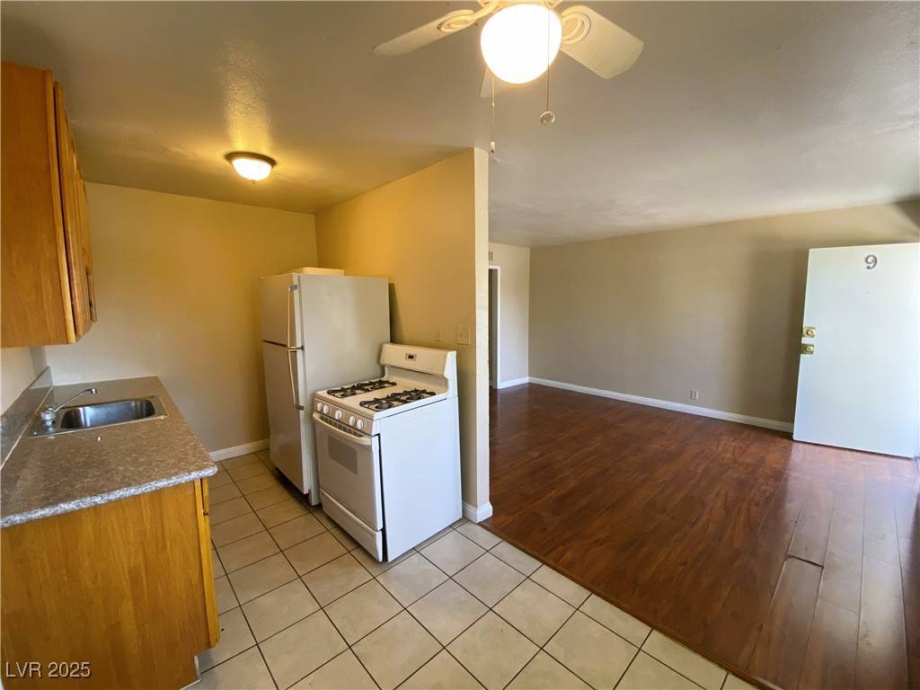 Las Vegas, NV 89102,230 W Boston AVE #9