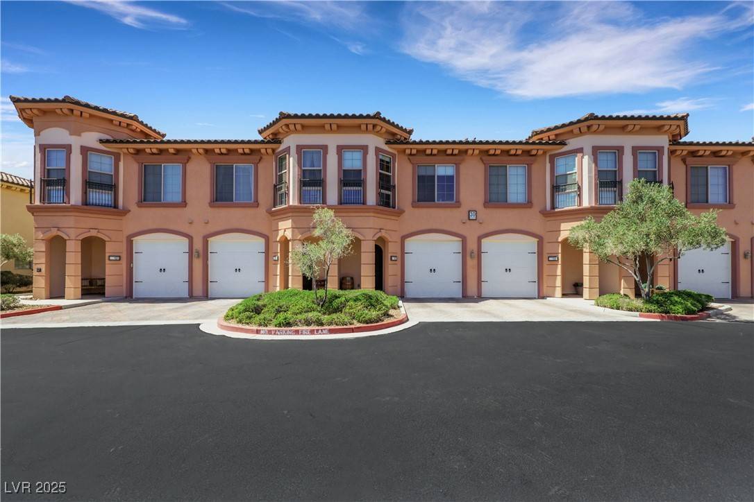 Henderson, NV 89011,30 Via Vasari #102