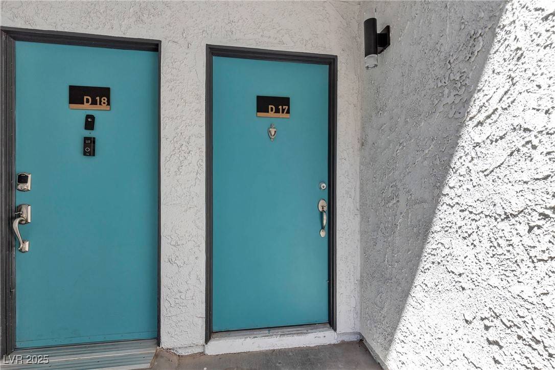 Las Vegas, NV 89119,1455 E Katie AVE #D17