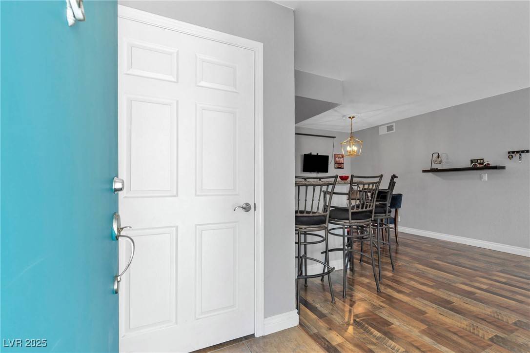 Las Vegas, NV 89119,1455 E Katie AVE #D17