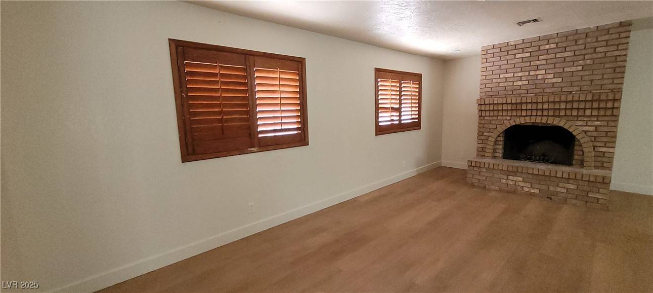 Las Vegas, NV 89117,7664 Angel Crest CIR