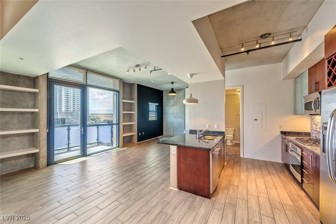 Las Vegas, NV 89101,353 E Bonneville AVE #737