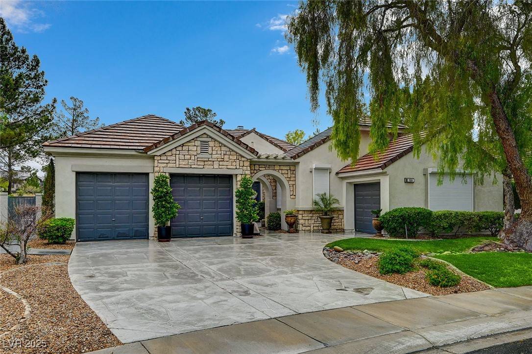 Las Vegas, NV 89145,729 Sir James Bridge WAY